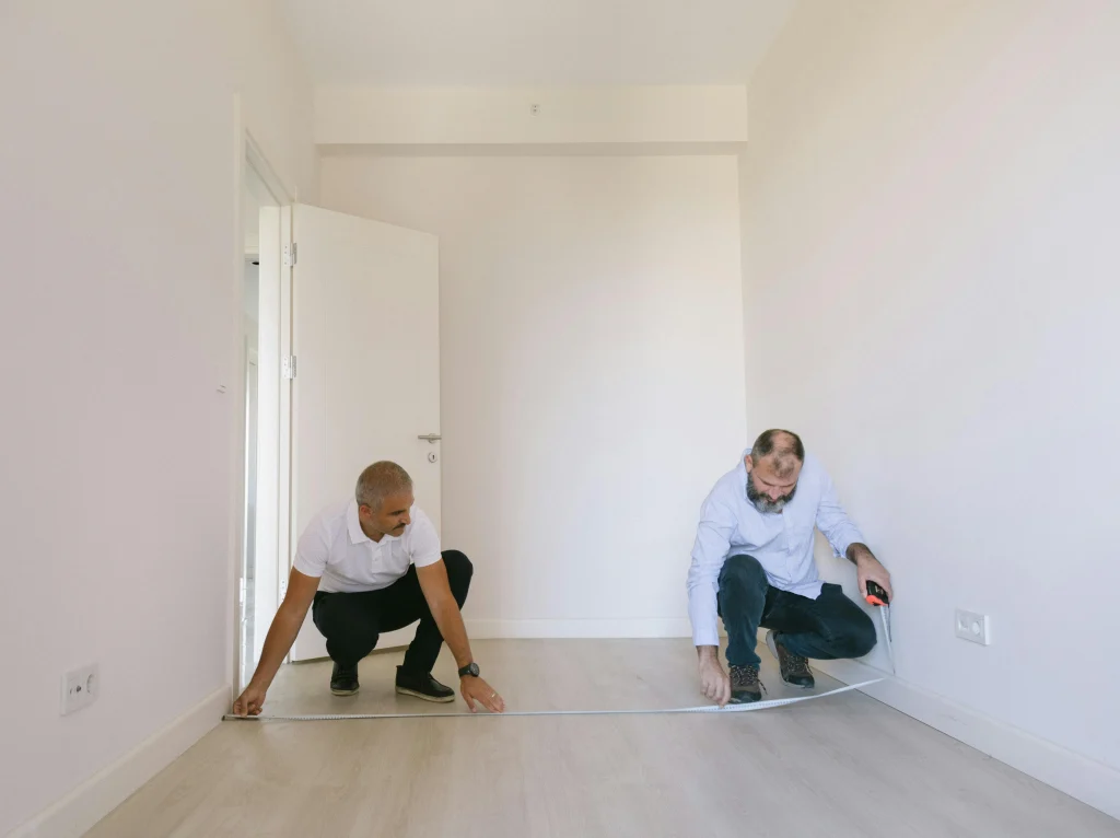choose the right furniture by measuring room space