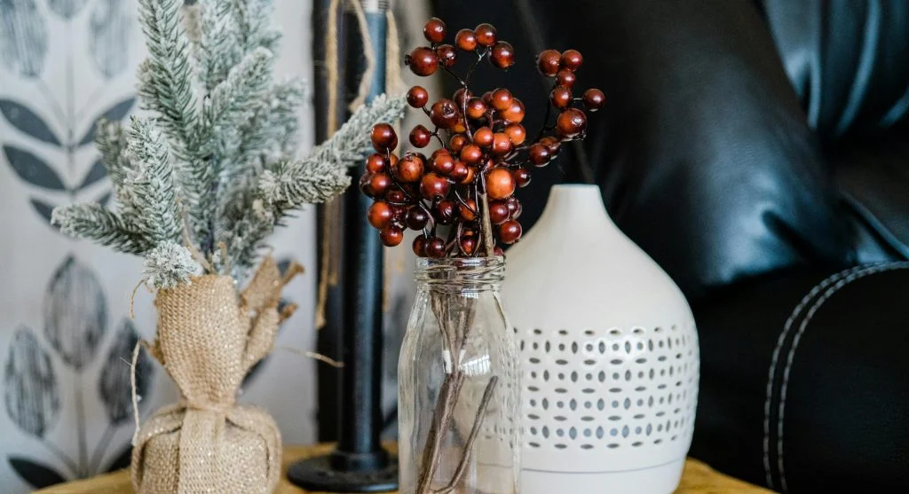 Seasonal decor ideas using simple accessories