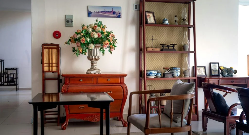 Incorrectly sized furniture in a living room