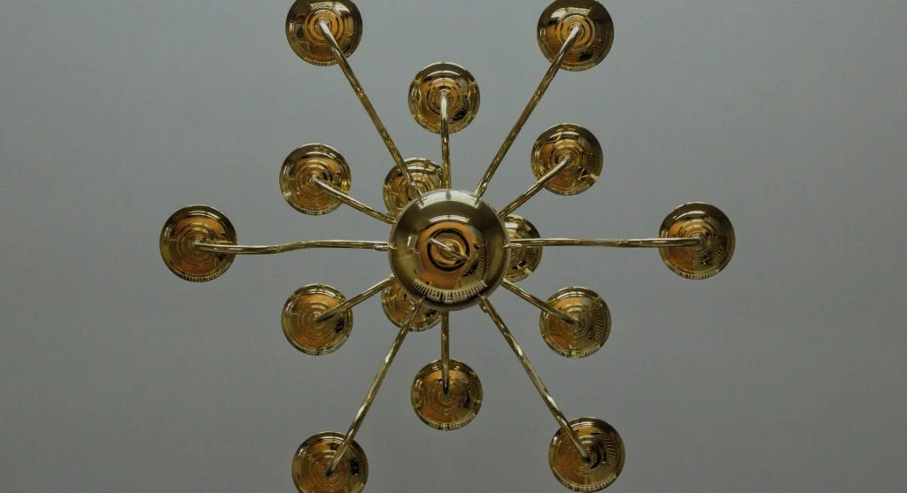 interior decor with improved lighting