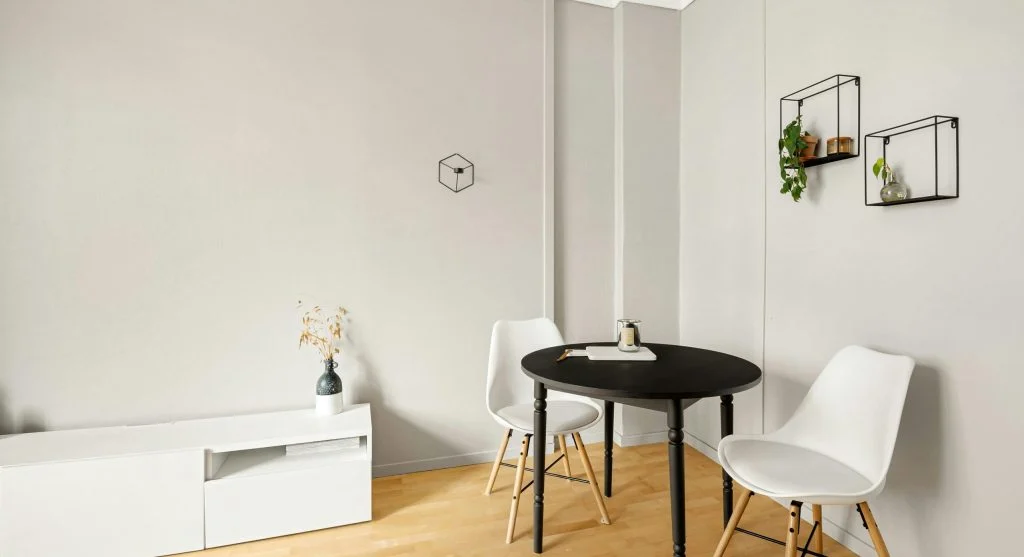 Small space storage ideas using vertical shelves