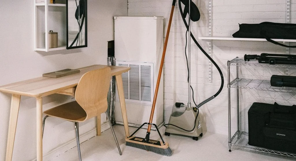 Small room with efficient layout and storage solutions
