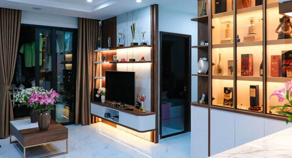 Light colored interior design for small spaces