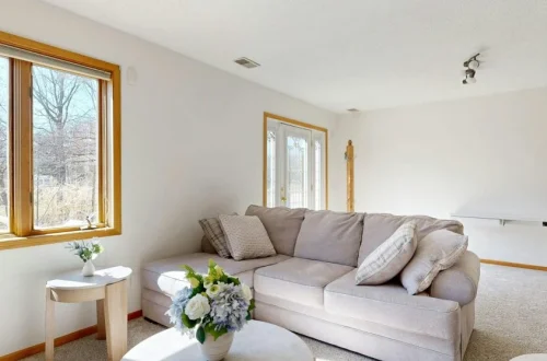 Seasonal home decor ideas with fresh flowers and comfortable furniture