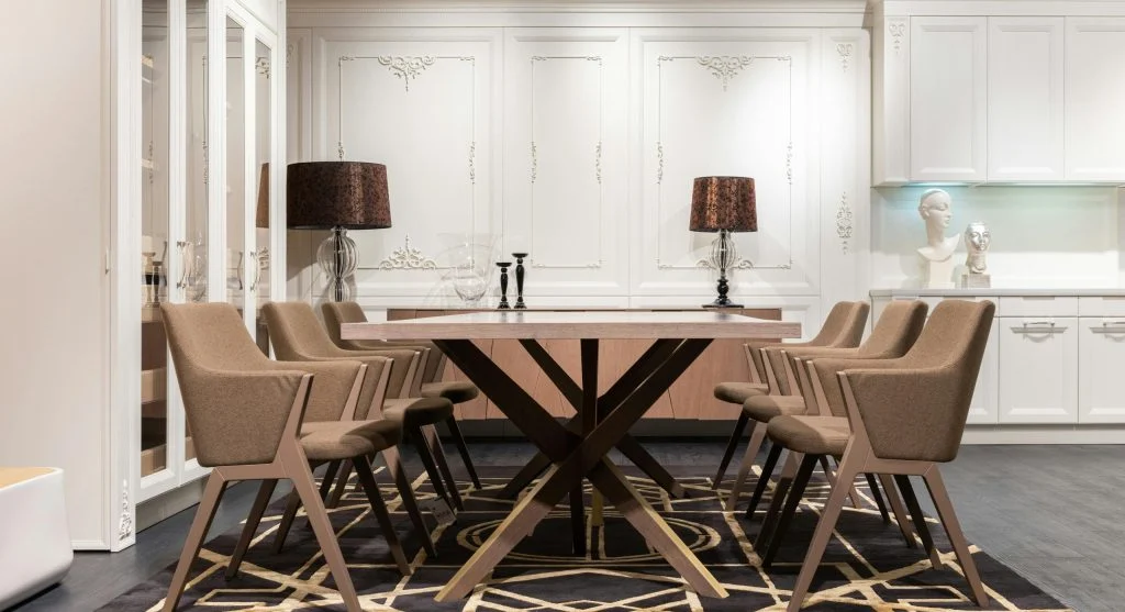 Interior decor with mismatched furniture and decor