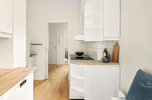 Small space living problems causing discomfort